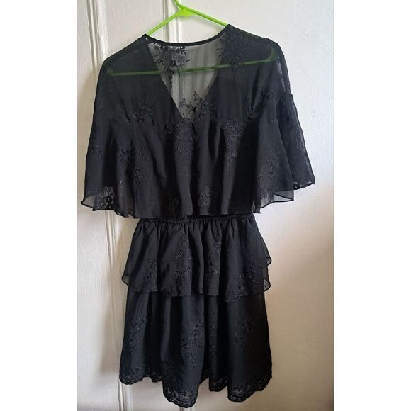 Elliatt Womens Small Wismy Goth Romantic Chic Coquett Flutter Sleeve Black dress - Picture 4 of 8